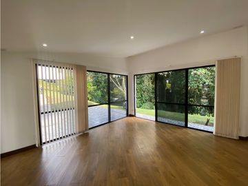 VENTA  MODERNA PROPIEDAD EN CONJUNTO ( 2 CASAS INDEPENDIENTES )