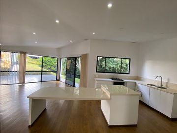 VENTA  MODERNA PROPIEDAD EN CONJUNTO ( 2 CASAS INDEPENDIENTES )