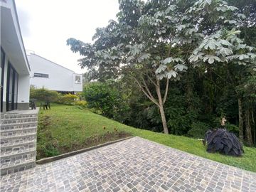 VENTA  MODERNA PROPIEDAD EN CONJUNTO ( 2 CASAS INDEPENDIENTES )