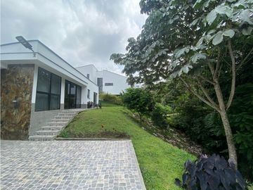 VENTA  MODERNA PROPIEDAD EN CONJUNTO ( 2 CASAS INDEPENDIENTES )