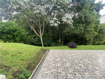 VENTA  MODERNA PROPIEDAD EN CONJUNTO ( 2 CASAS INDEPENDIENTES )
