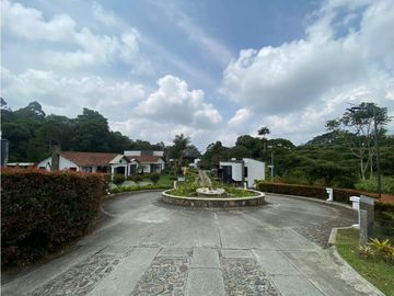 VENTA  MODERNA PROPIEDAD EN CONJUNTO ( 2 CASAS INDEPENDIENTES )