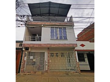 CASA MULTIFAMILIAR EN VENTA, SANTA ELENA, ORIENTE, CALI