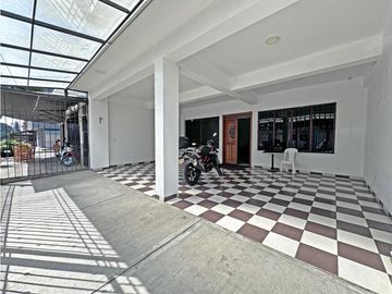 CASA EN VENTA, VILLACOLOMBIA, ORIENTE, CALI