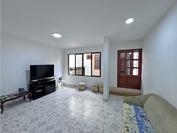 CASA EN VENTA, VILLACOLOMBIA, ORIENTE, CALI