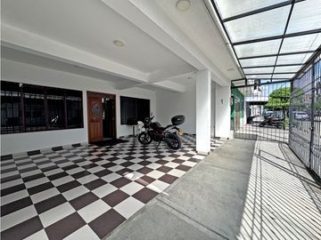 CASA EN VENTA, VILLACOLOMBIA, ORIENTE, CALI
