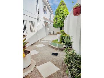 SE VENDE EXCLUSIVA Y AMPLIA CASA EN CONJUNTO EN VILLA SANTOS