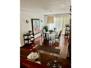 BELLISIMA CASA DE DOS PISOS EN CONJUNTO DE 3 CASAS