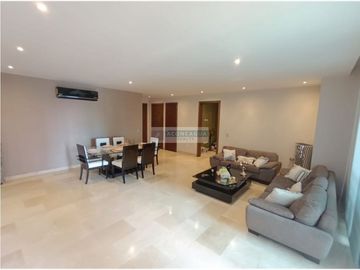 En venta Exclusivo apartamento en Altos de Riomar