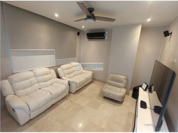 En venta Exclusivo apartamento en Altos de Riomar
