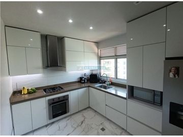 En venta Exclusivo apartamento en Altos de Riomar