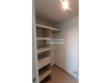 Apartamento en venta en los Rosales