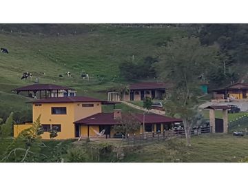 Finca ganadera lechera en Cachimbal- Vijes - Valle del Cauca