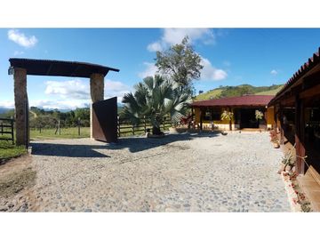 Finca ganadera lechera en Cachimbal- Vijes - Valle del Cauca