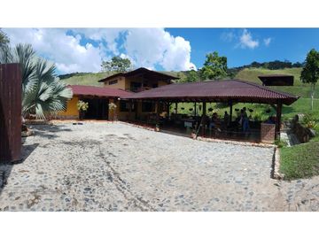 Finca ganadera lechera en Cachimbal- Vijes - Valle del Cauca