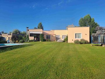 Venta Casa 4 ambientes en Open Door Luján