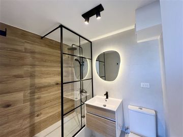 Departamento en Venta en Av Apoquindo, Sector Plaza Los Domínicos (A 1 Cuadra del Metro)