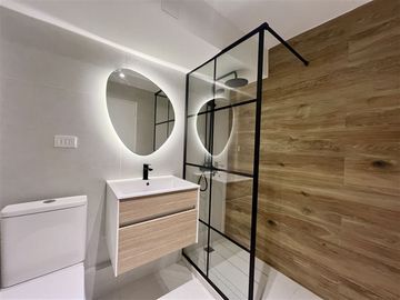 Departamento en Venta en Av Apoquindo, Sector Plaza Los Domínicos (A 1 Cuadra del Metro)