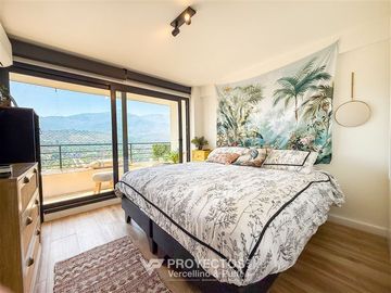Departamento en Venta en Av Apoquindo, Sector Plaza Los Domínicos (A 1 Cuadra del Metro)