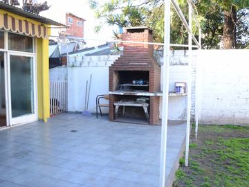 VENTA CASA 4 AMBIENTES 400M2 MORON