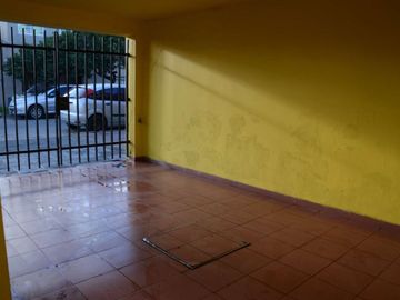 VENTA CASA 4 AMBIENTES 400M2 MORON