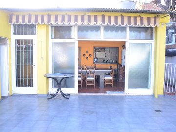 VENTA CASA 4 AMBIENTES 400M2 MORON