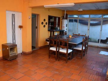VENTA CASA 4 AMBIENTES 400M2 MORON