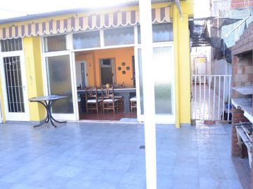 VENTA CASA 4 AMBIENTES 400M2 MORON
