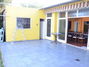VENTA CASA 4 AMBIENTES 400M2 MORON