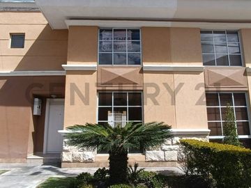 En Venta casa de 3 dormitorios San Antonio conjunto Laguna Azul