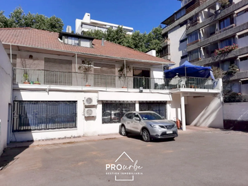 Casa en Venta en Casa Comercial para Oficina en Suecia con Lota, Providencia