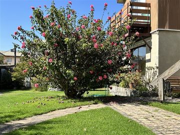Casa en Venta en Camino Troncal / Los Cardos / Jardín botánico