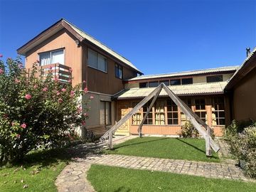 Casa en Venta en Camino Troncal / Los Cardos / Jardín botánico