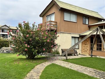 Casa en Venta en Camino Troncal / Los Cardos / Jardín botánico