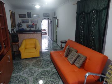 VENDEMOS CASA MULTIFAMILIAR BARRIO SAN FERNANDO