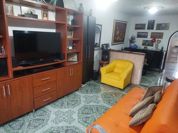 VENDEMOS CASA MULTIFAMILIAR BARRIO SAN FERNANDO