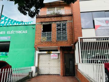 VENDEMOS CASA DE 3 PISOS INDEPENDIENTES BARRIO VIPASA