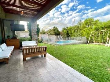 EXCELENTE CASA MEDITERRANEA EN VENTA CHAMISERO
