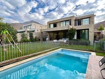 EXCELENTE CASA MEDITERRANEA EN VENTA CHAMISERO