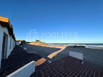 Departamento de 3 ambientes frente al mar