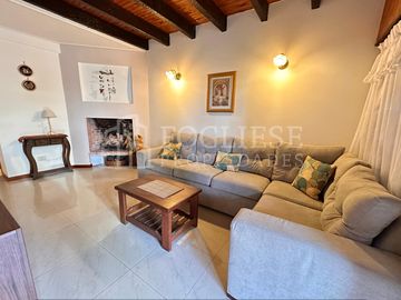 Departamento tipo duplex de 4 ambientes en Zona Centro con Cochera