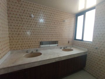 Casa en Venta en el Centro de Queretaro con recamara en planta baja