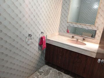 Casa en Venta en el Centro de Queretaro con recamara en planta baja