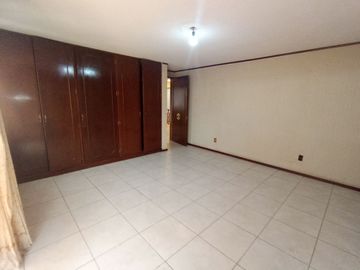 Casa en Venta en el Centro de Queretaro con recamara en planta baja