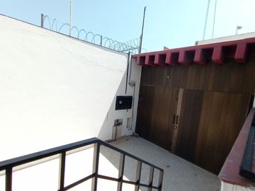 Casa en Venta en el Centro de Queretaro con recamara en planta baja