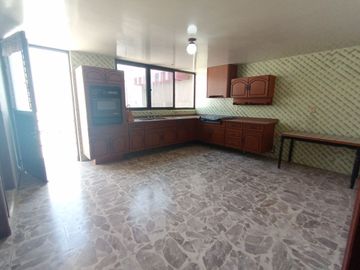 Casa en Venta en el Centro de Queretaro con recamara en planta baja