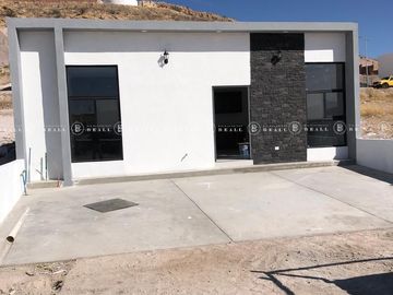 CASA EN VENTA  EN ALTOZANO