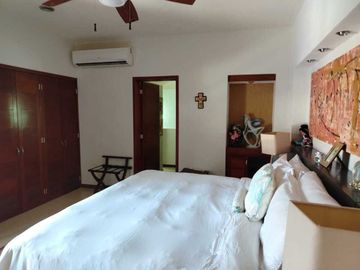 VILLA  DE LUJO EN VENTA PEGADA A LA PLAYA, KOVAY GARDENS