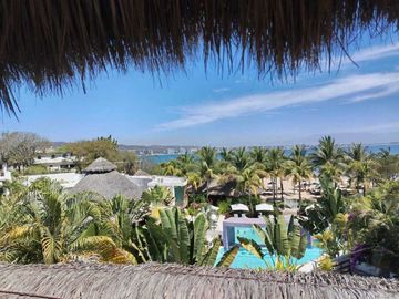 VILLA  DE LUJO EN VENTA PEGADA A LA PLAYA, KOVAY GARDENS