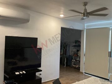 Casa de dos niveles con terraza y área de asador, lista para habitar en Ampliación La Rosita
